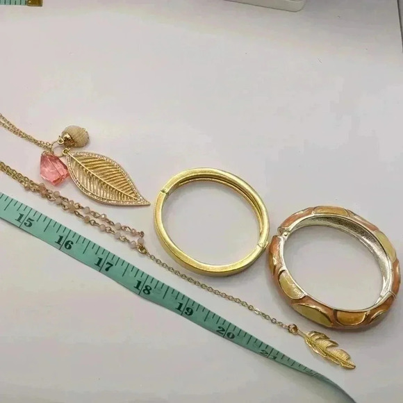 Peach pink bundle 4 necklaces, 2 bracelets, 1 pair earrings some NWT J Crew - Picture 10 of 12
